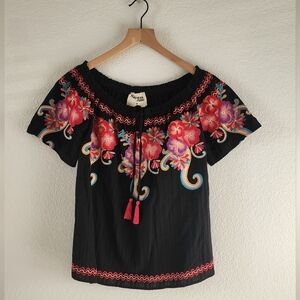 Savanna Jane Women’s Medium Embroidered Black Blouse